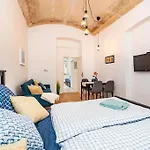 Cosy, Retro-Styled Flat In Beautiful Zizkov