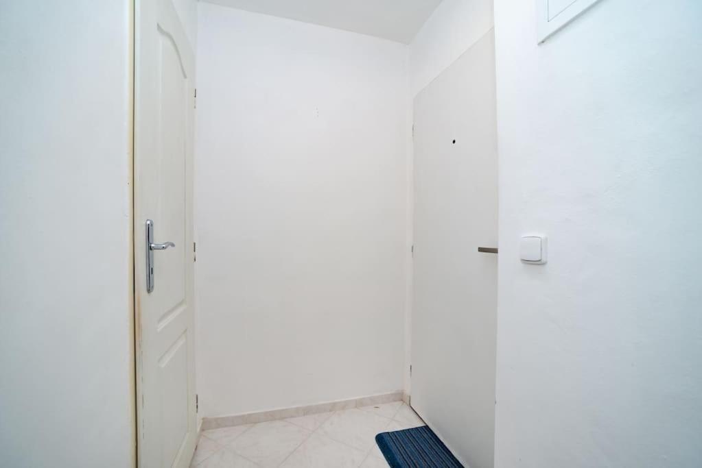 Appartamento Cosy, Retro-styled Flat In Beautiful Zizkov Praga