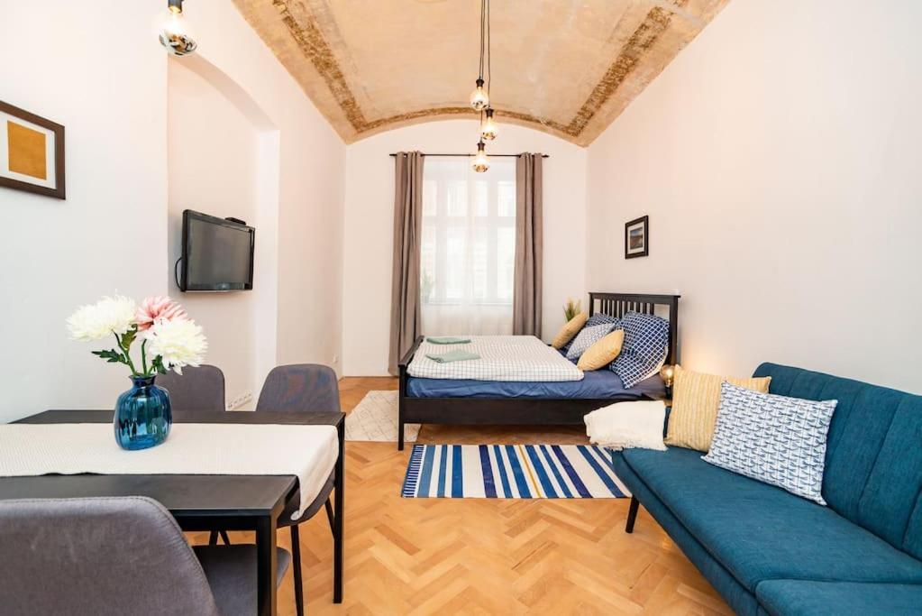 Cosy, Retro-styled Flat In Beautiful Zizkov Appartamento Praga